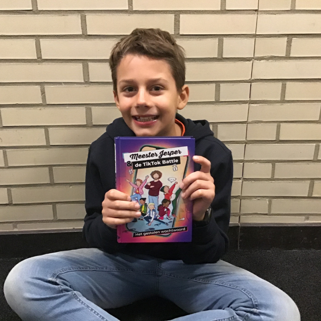 Kinderpanel leest 'Meester Jesper en de TikTok battle' kinderboeken.nl Kinderpanel leest 'Meester Jesper en de TikTok battle' kinderboeken.nl
