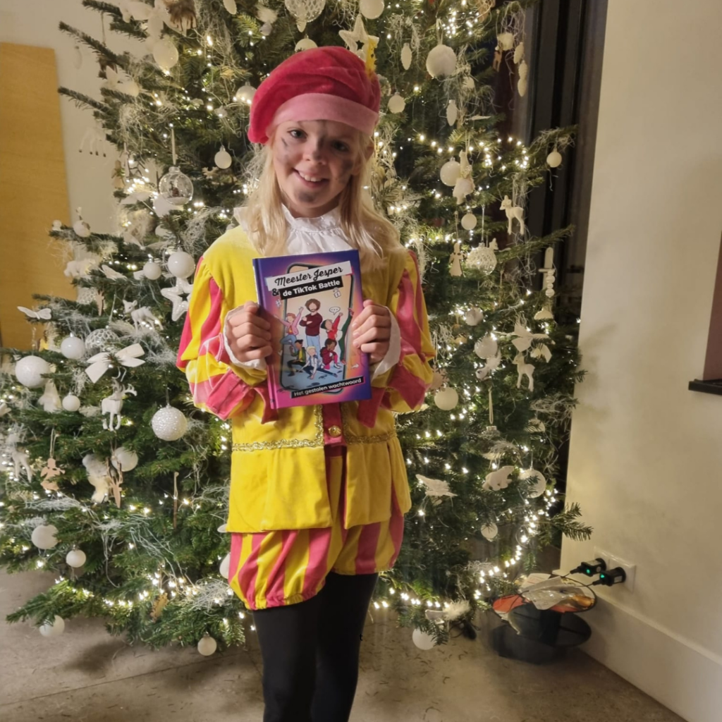 Kinderpanel leest 'Meester Jesper en de TikTok battle' kinderboeken.nl